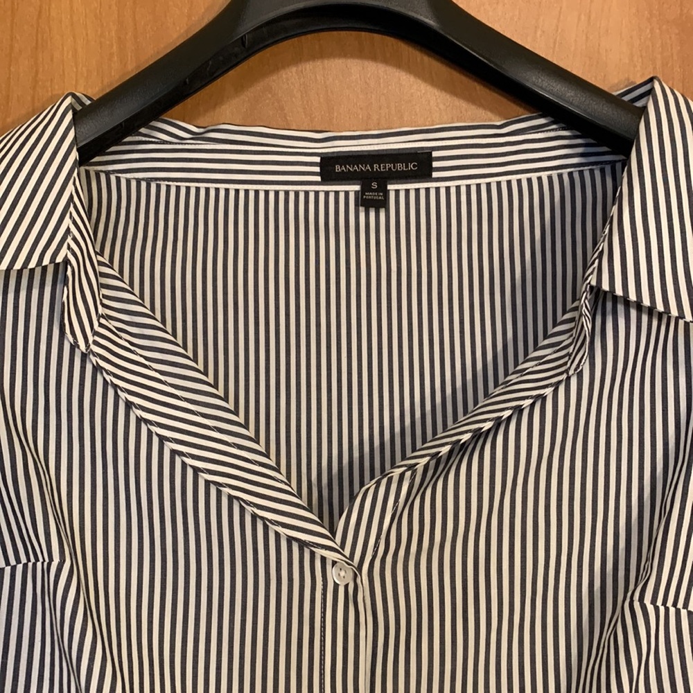 Banana republic off-the-shoulder striped long-sleeve button-down shirt - Picture 2 of 4